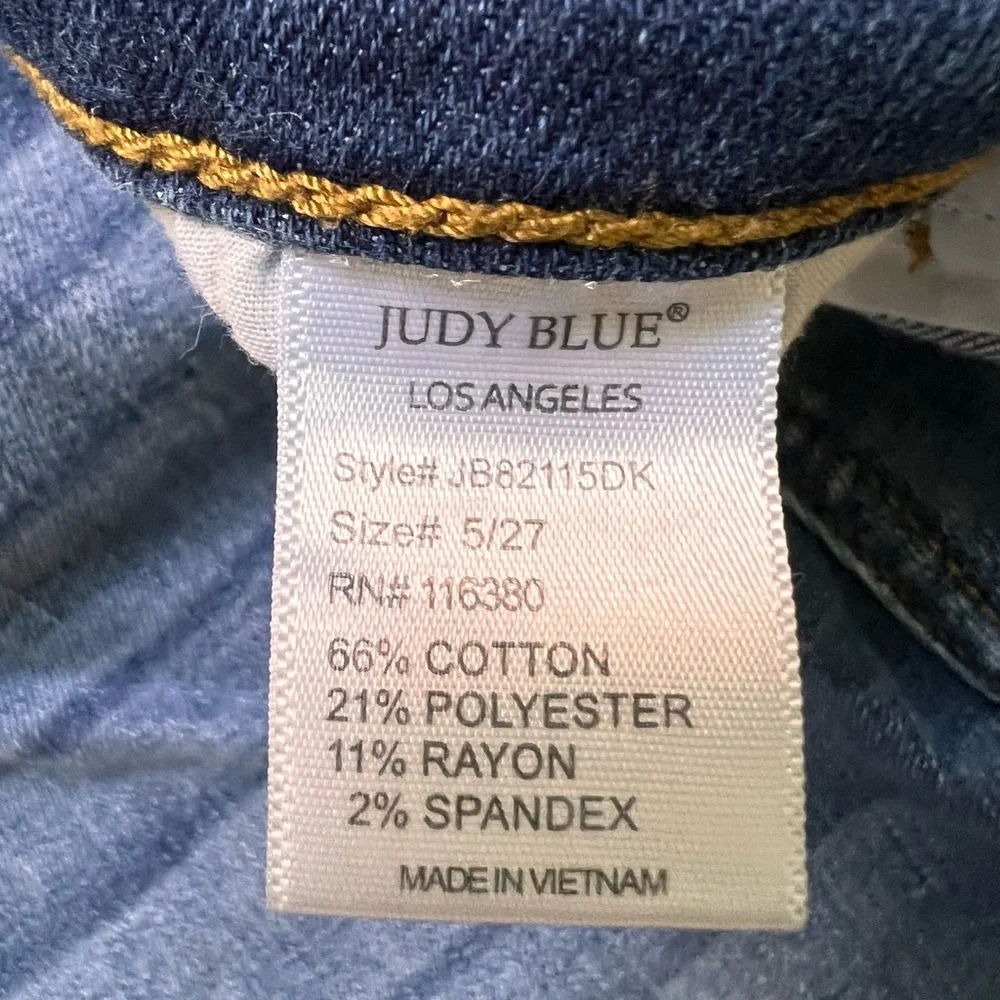 Judy Blue Mid-Rise Distressed Straight Cropped Jeans – Size 5/27 - Picture 4 of 8